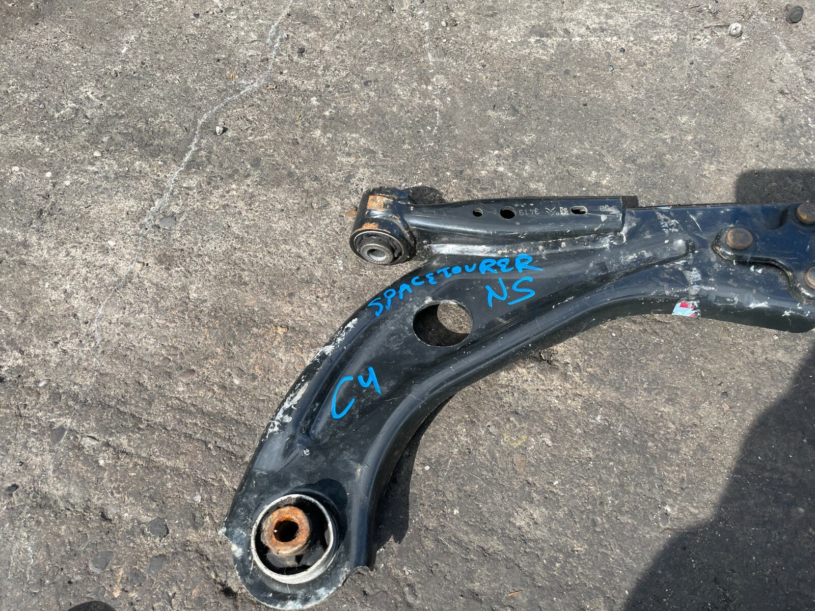 CITROEN C4 SPACETOURER 2019 1.5 DIESEL NSF PASSENGER SIDE FRONT WISHBONE ARM