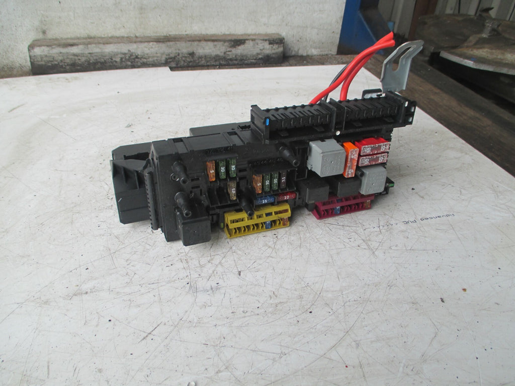 MERCEDES E CLASS W212 2010 DISTRIBUTION RELAY BOX 5DK00962088