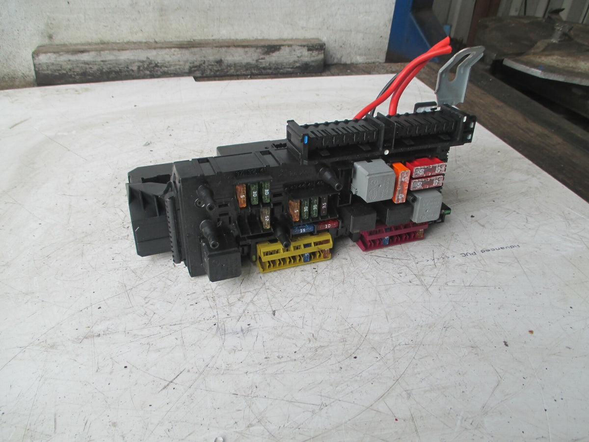 MERCEDES E CLASS W212 2010 DISTRIBUTION RELAY BOX 5DK00962088