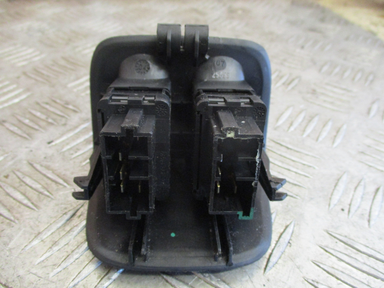 2006 1.6 HDI PEUGEOT 206 DRIVER RIGHT FRONT WINDOW SWITCH TWO WAY 25858