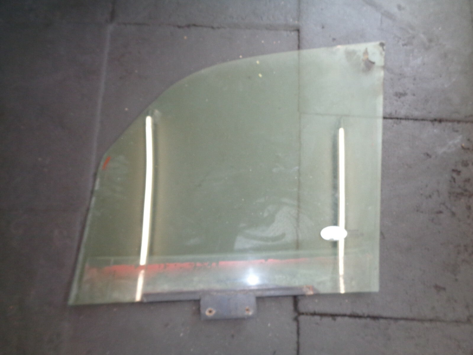 LTI LONDON TAXI 00-06 O/S DRIVER SIDE WINDOW GLASS E943R 000470