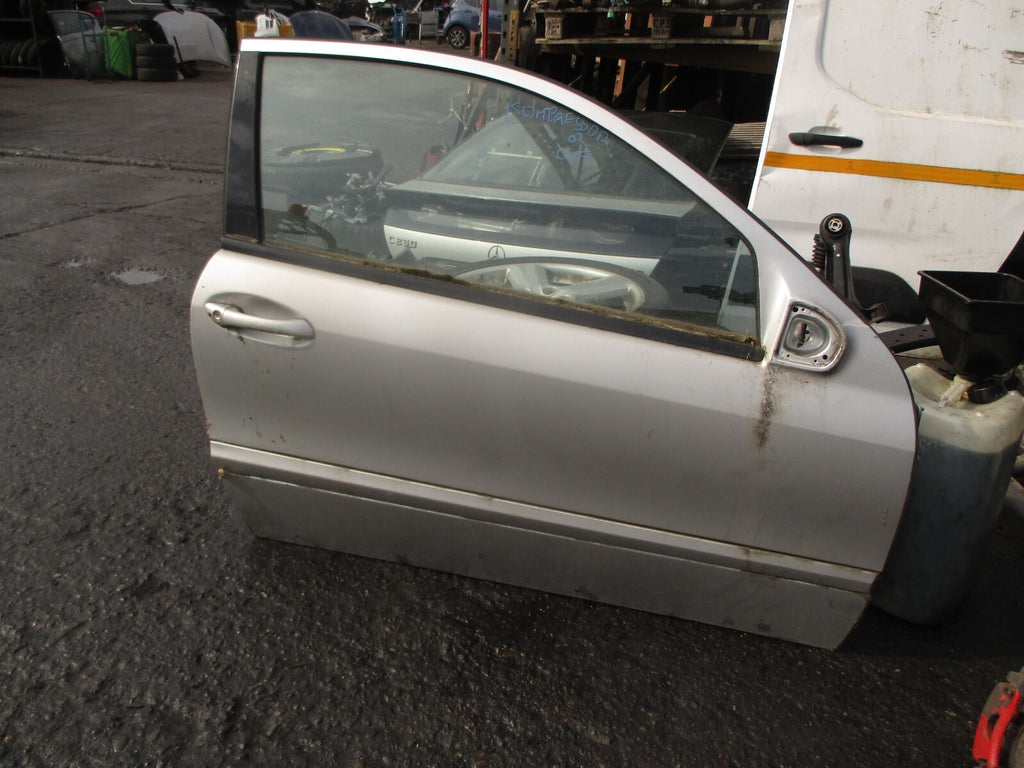 2002 MERCEDES C CLASS COUPE CL203 OSF DRIVER FRONT RIGHT COMPLETE DOOR SILVER
