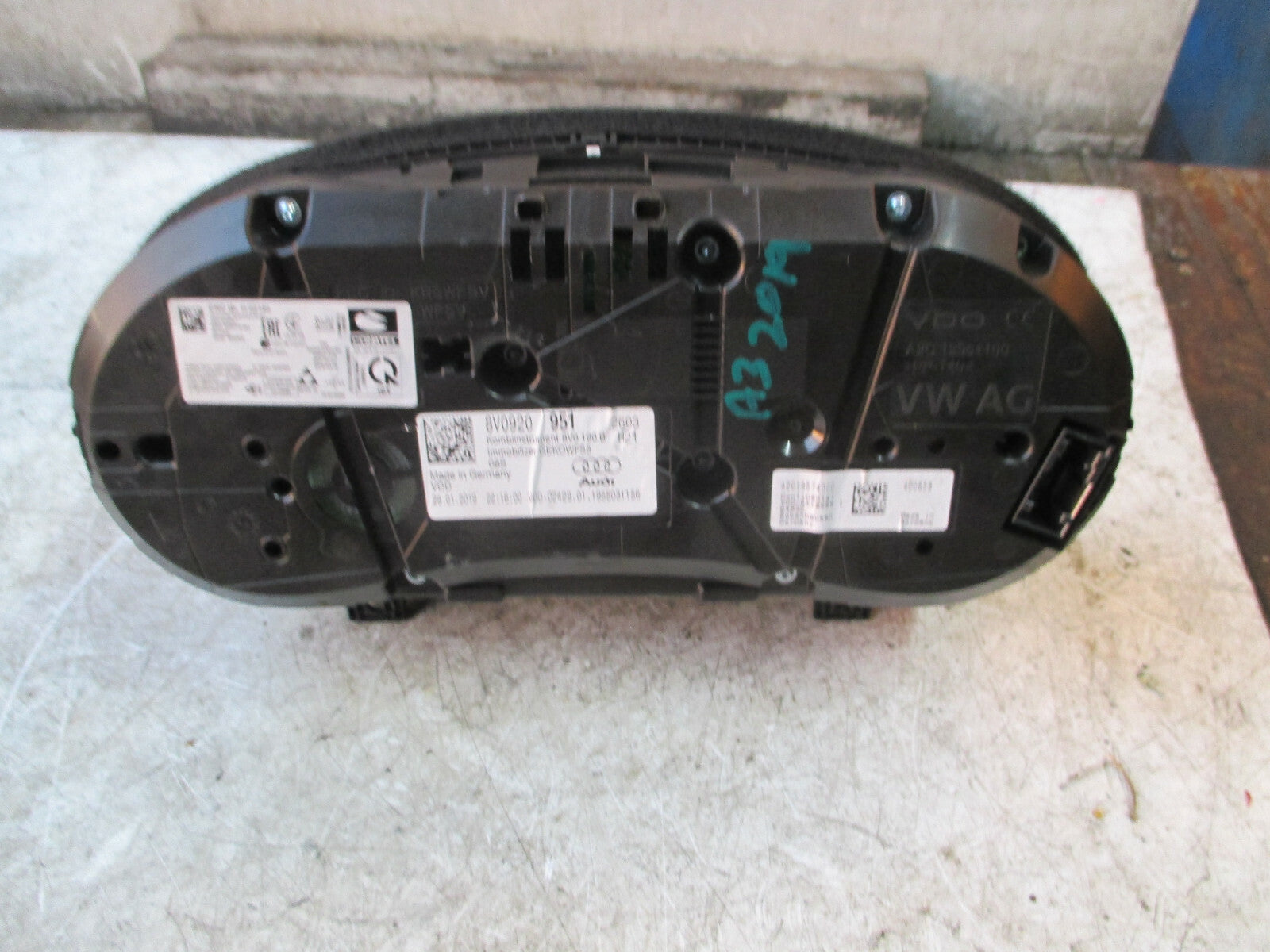 AUDI A3 2019 MK3 8V 2.0 DIESEL SPEEDOMETER INSTRUMENT CLUSTER 8V0920951