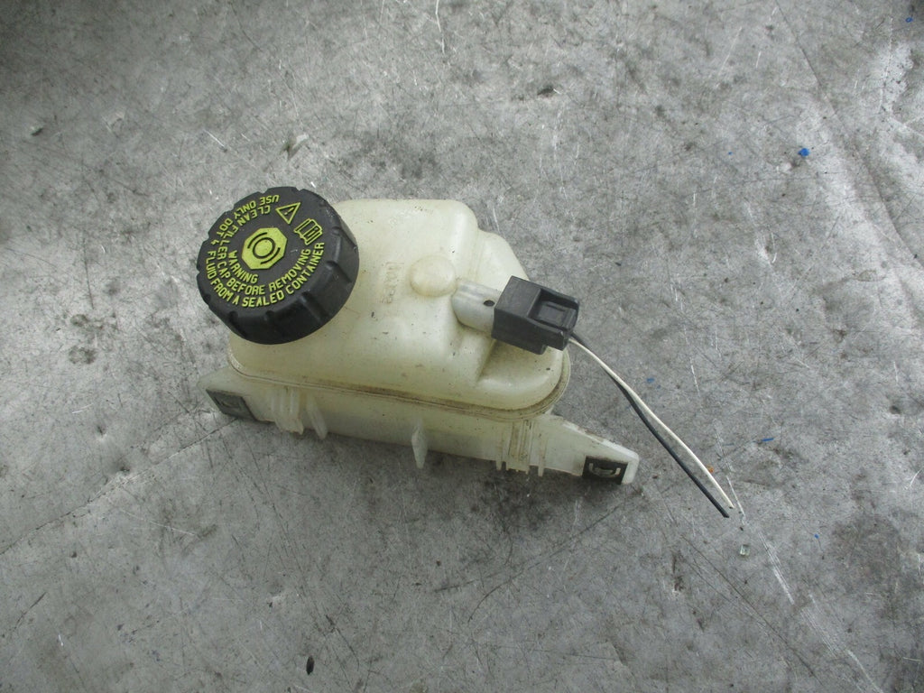 RENAULT TWINGO MK2 BRAKE SERVO MASTER CYLINDER BOTTLE RESERVOIR 8200862403