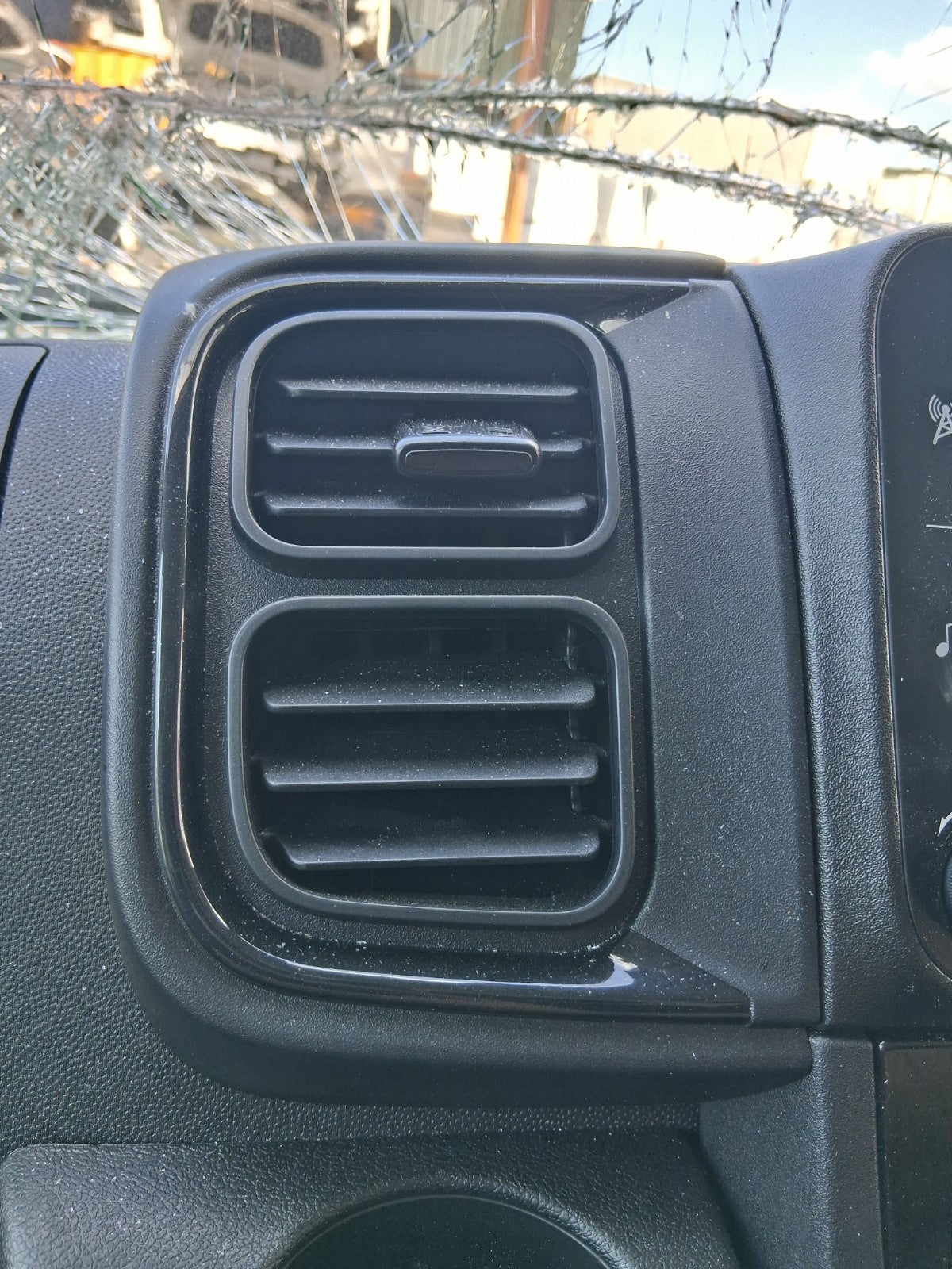 2025 CITROEN RELAY MK3 FRONT INTERIOR CENTRE PASSENGER SIDE AIRVENT