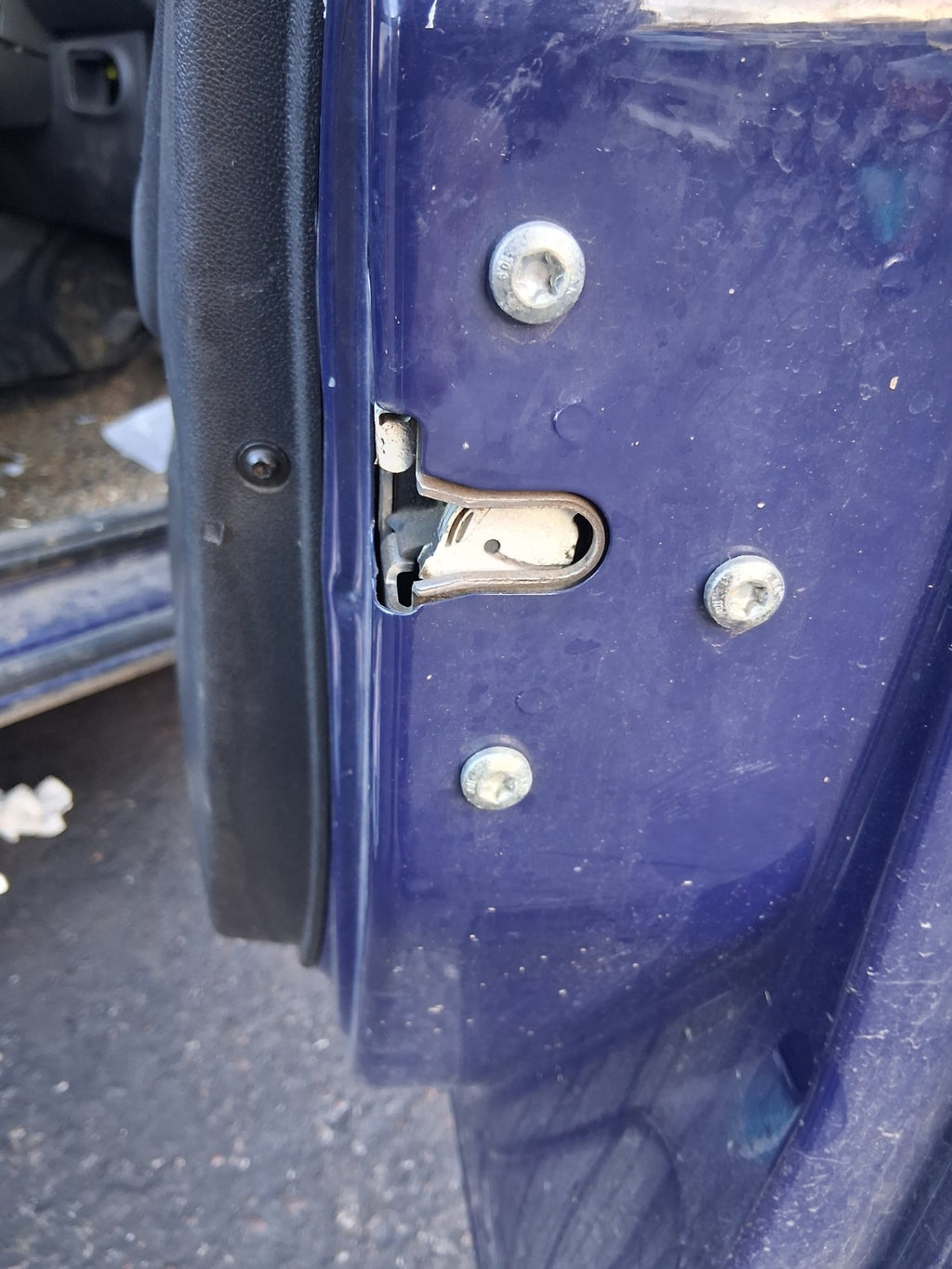 2016 VAUXHALL CORSA E OSF DRIVER SIDE FRONT RIGHT DOOR LOCK MECHANISM