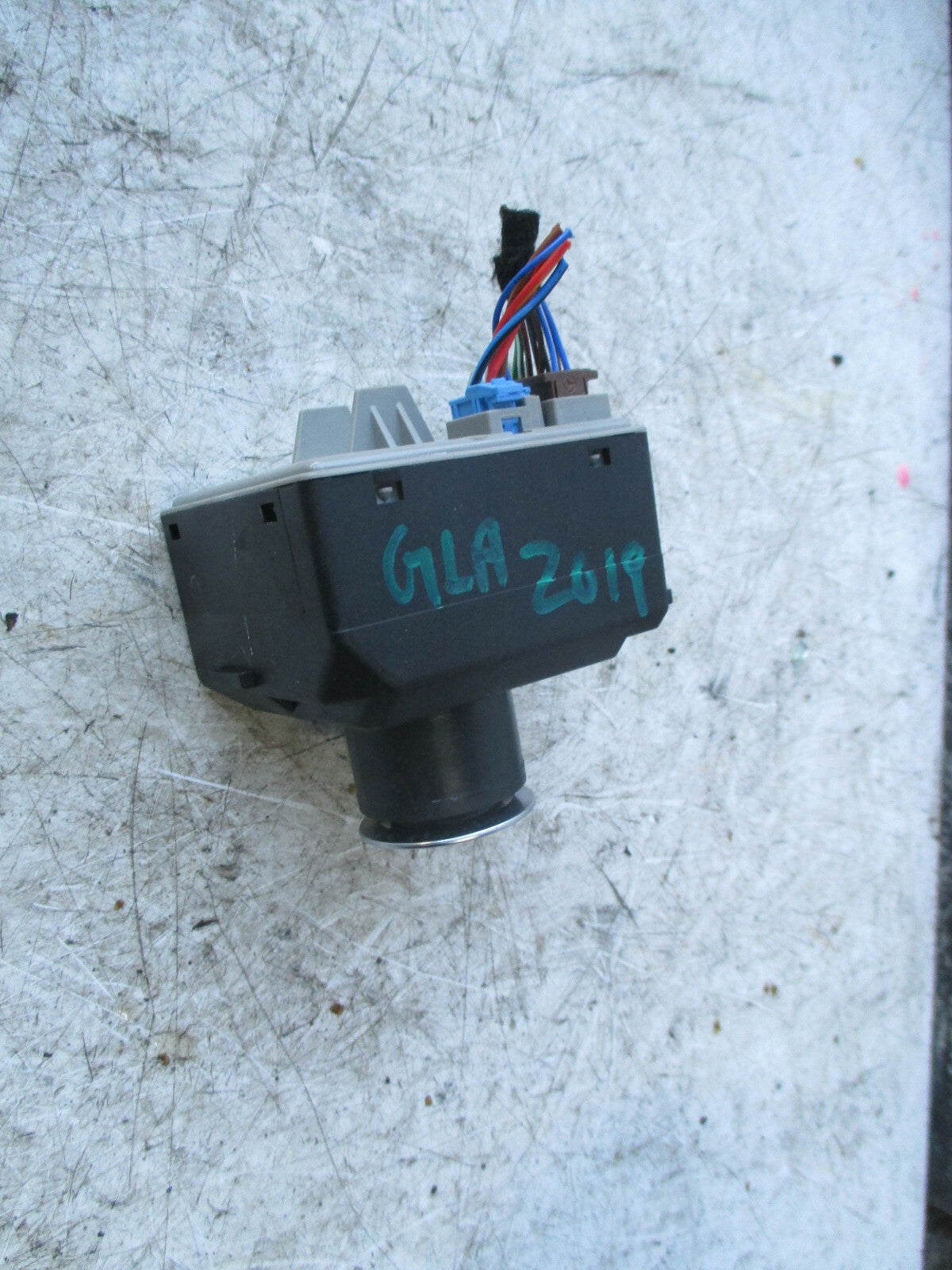 MERCEDES GLA MK1 X156 2019 IGNITION CONTROL MODULE A2469057503
