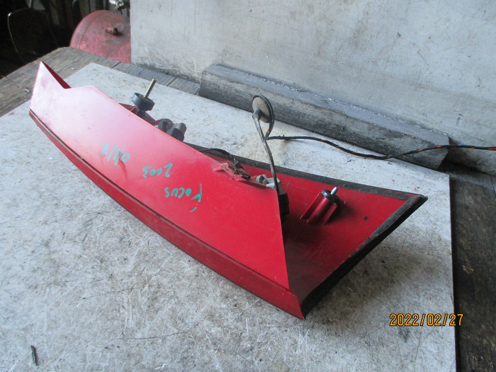 FORD FOCUS MK1 2003  OSR DRIVER SIDE REAR TAIL LIGHT