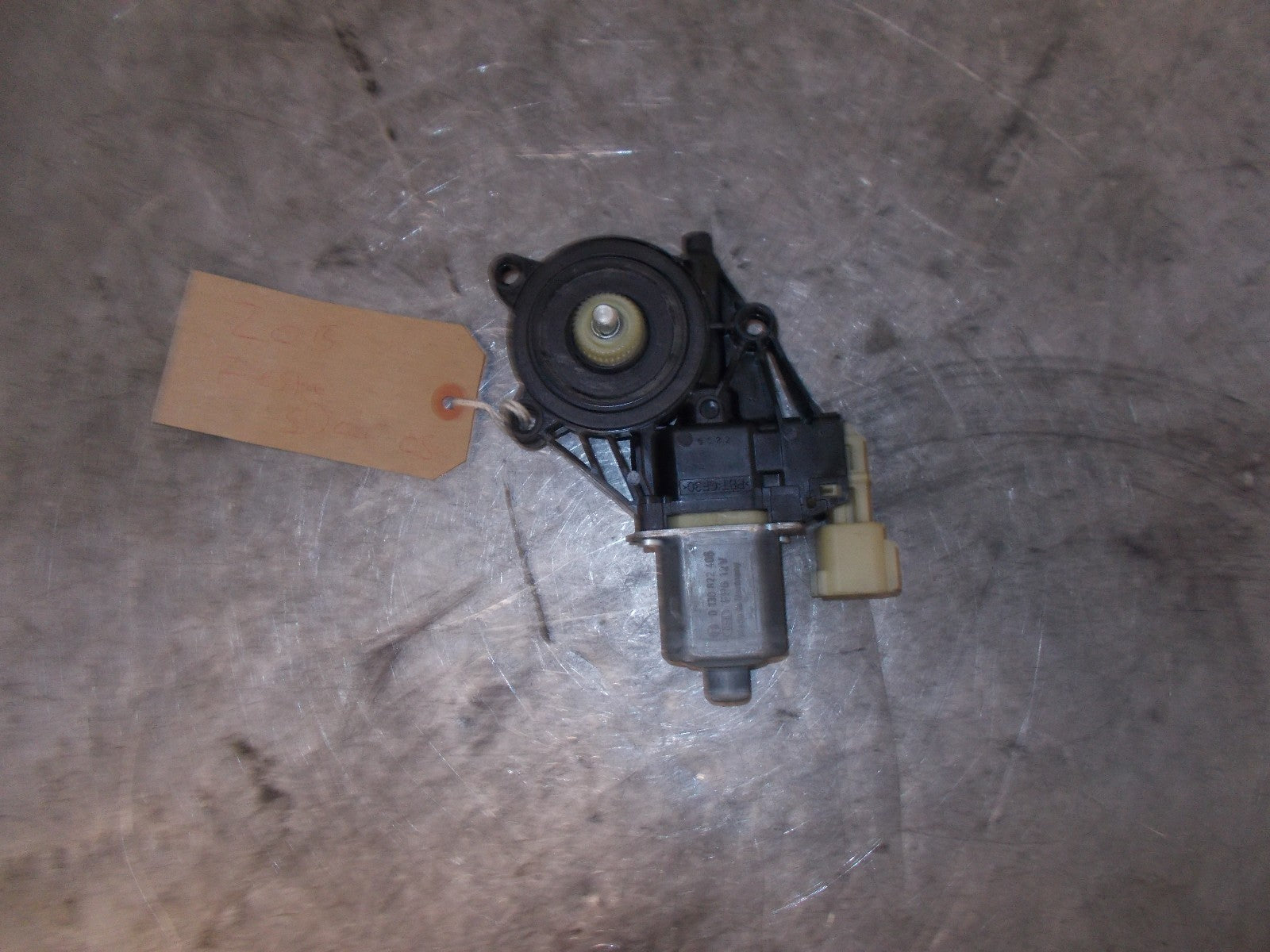FORD FIESTA 2015 3 DOOR OS DRIVER SIDE WINDOW MOTOR 0130822405
