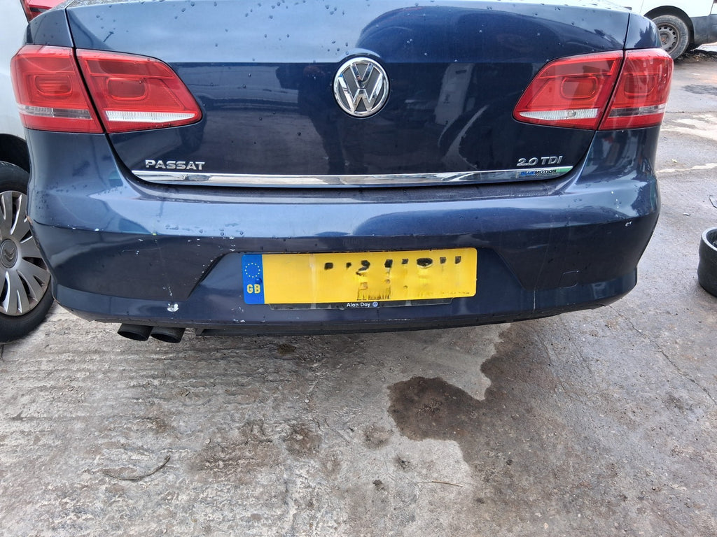 2014 VW VOLKSWAGEN PASSAT B7 SALOON COMPLETE REAR BUMPER BLUE