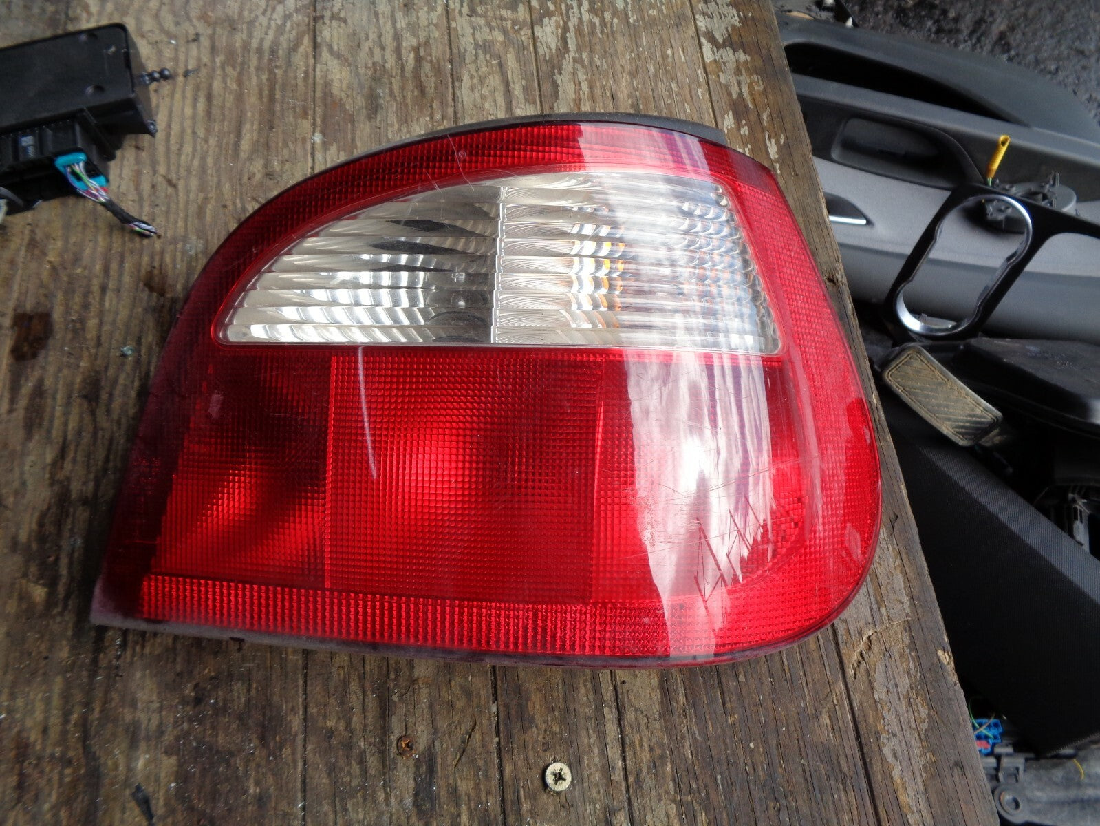 RENAULT MEGANE MK1 CABRIOLET DRIVER OFF SIDE REAR LIGHT 7700428321