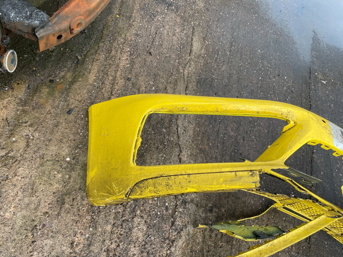 PORSCHE 2019 911 992 CARRERA 4S FRONT BUMPER SPARES OR REPAIRS CORNERS