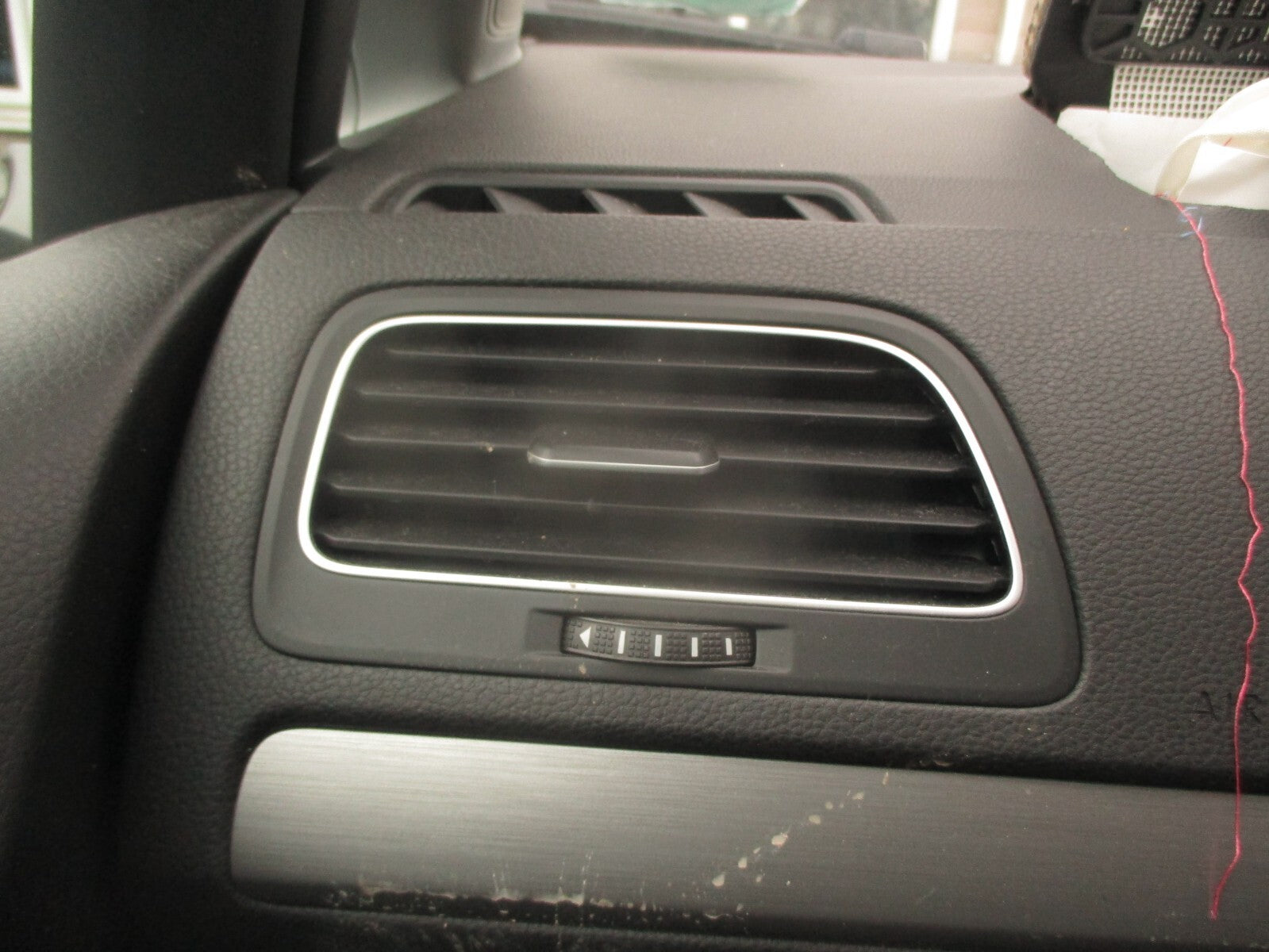 2016 VOLKSWAGEN GOLF MK7 NSF PASSENGER SIDE FRONT LEFT DASHBOARD AIR VENT