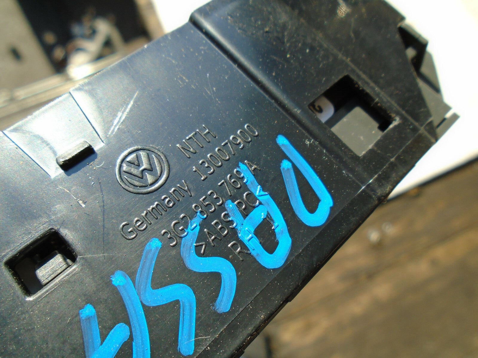 VW VOLKSWAGEN 2017 B8 PASSAT HAZARD WARNING LIGHT SWITCH PANEL 3G2853769A
