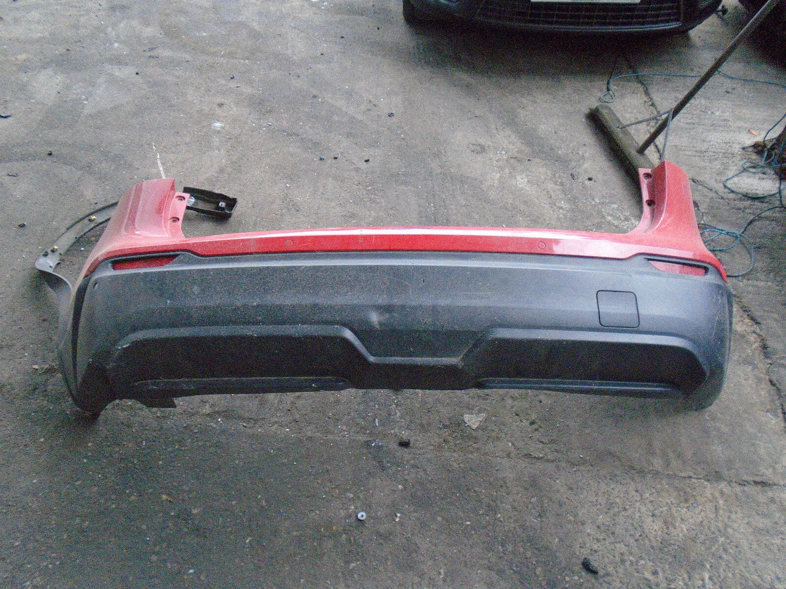 NISSAN QASHQAI J11 2018 REAR COMPLETE BUMPER WITH PDC SENSOR RED