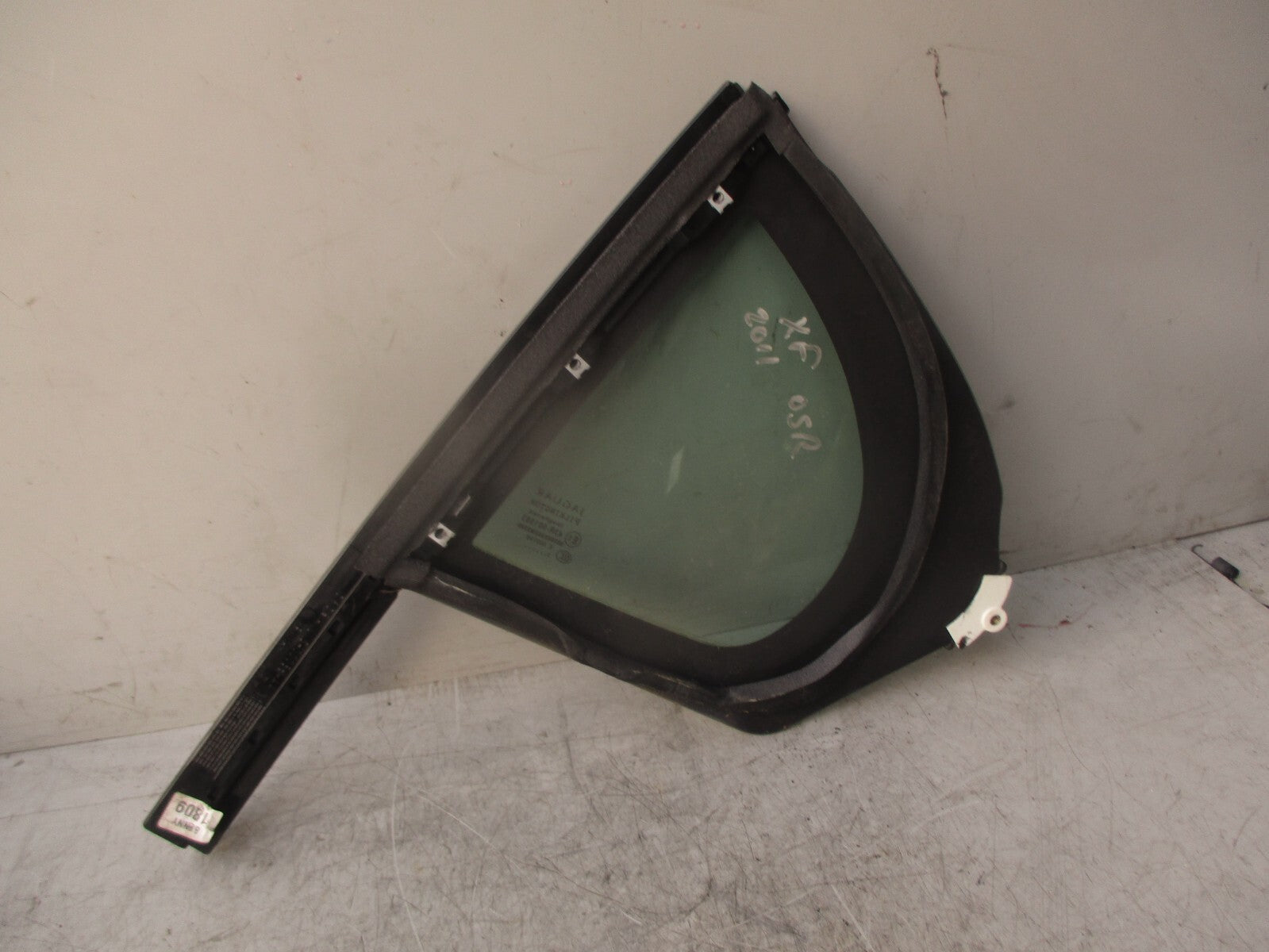 2011 JAGUAR XF OSR DRIVER SIDE REAR RIGHT QUARTER GLASS