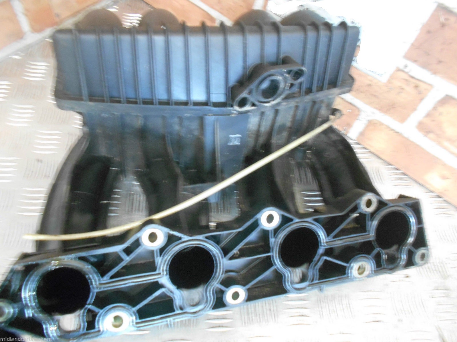 DAEWOO MUSSO FJ 2002 2.3 INLET MANIFOLD A1111402201