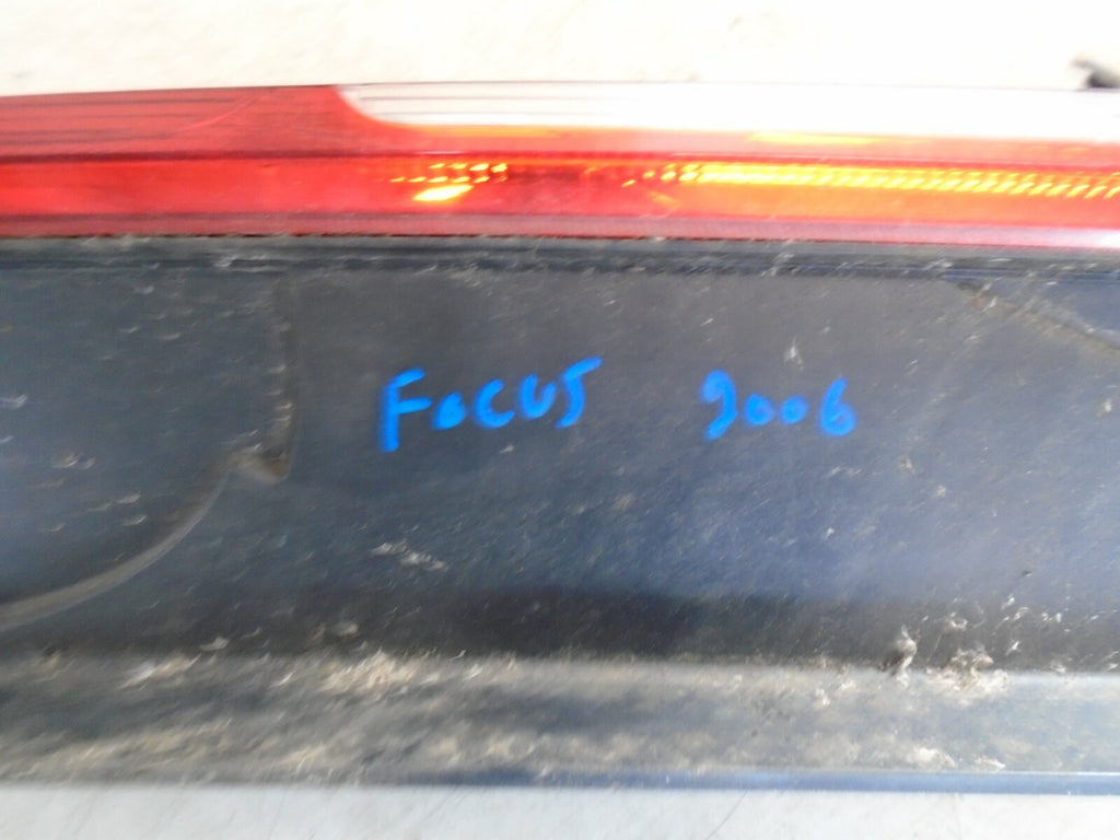 FORD FOCUS 2006 MK2 NSR PASSENGER SIDE REAR TAIL LIGHT 4M5113405A