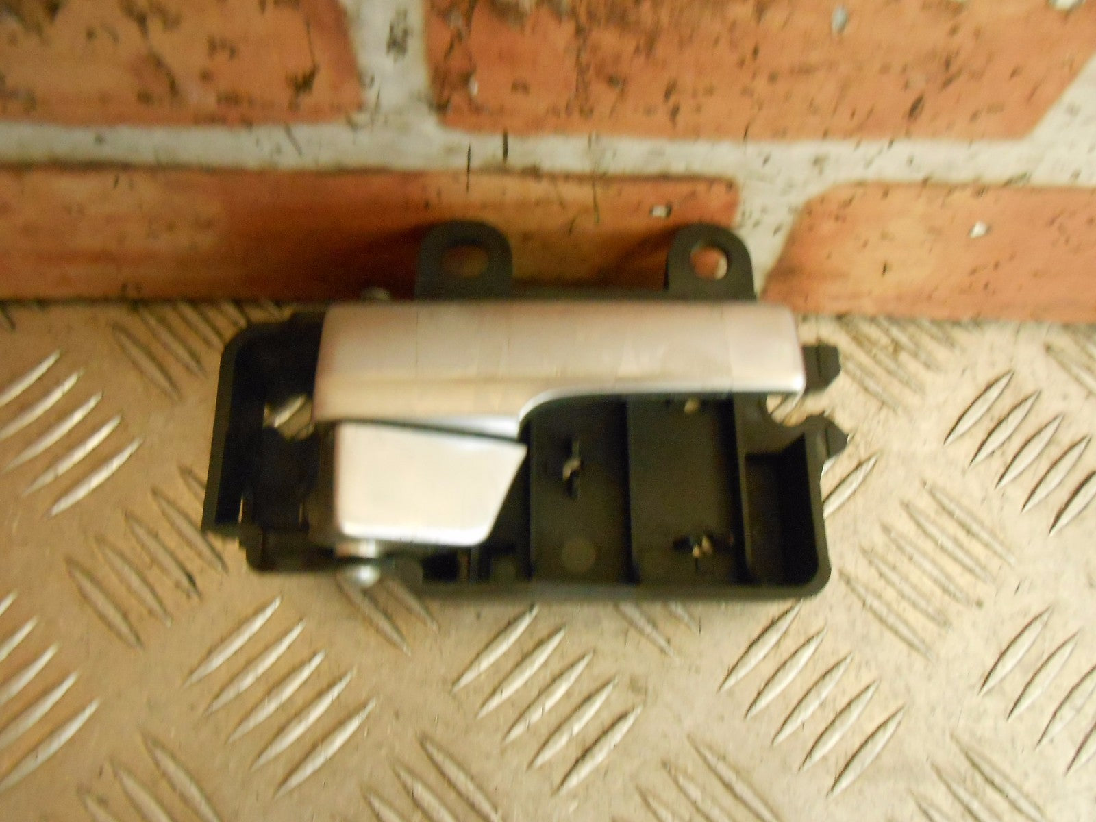 FORD FOCUS C-MAX 2007 DOOR INTERIOR CHROME HANDLE SET 3M51 R22600 3M51 R22601