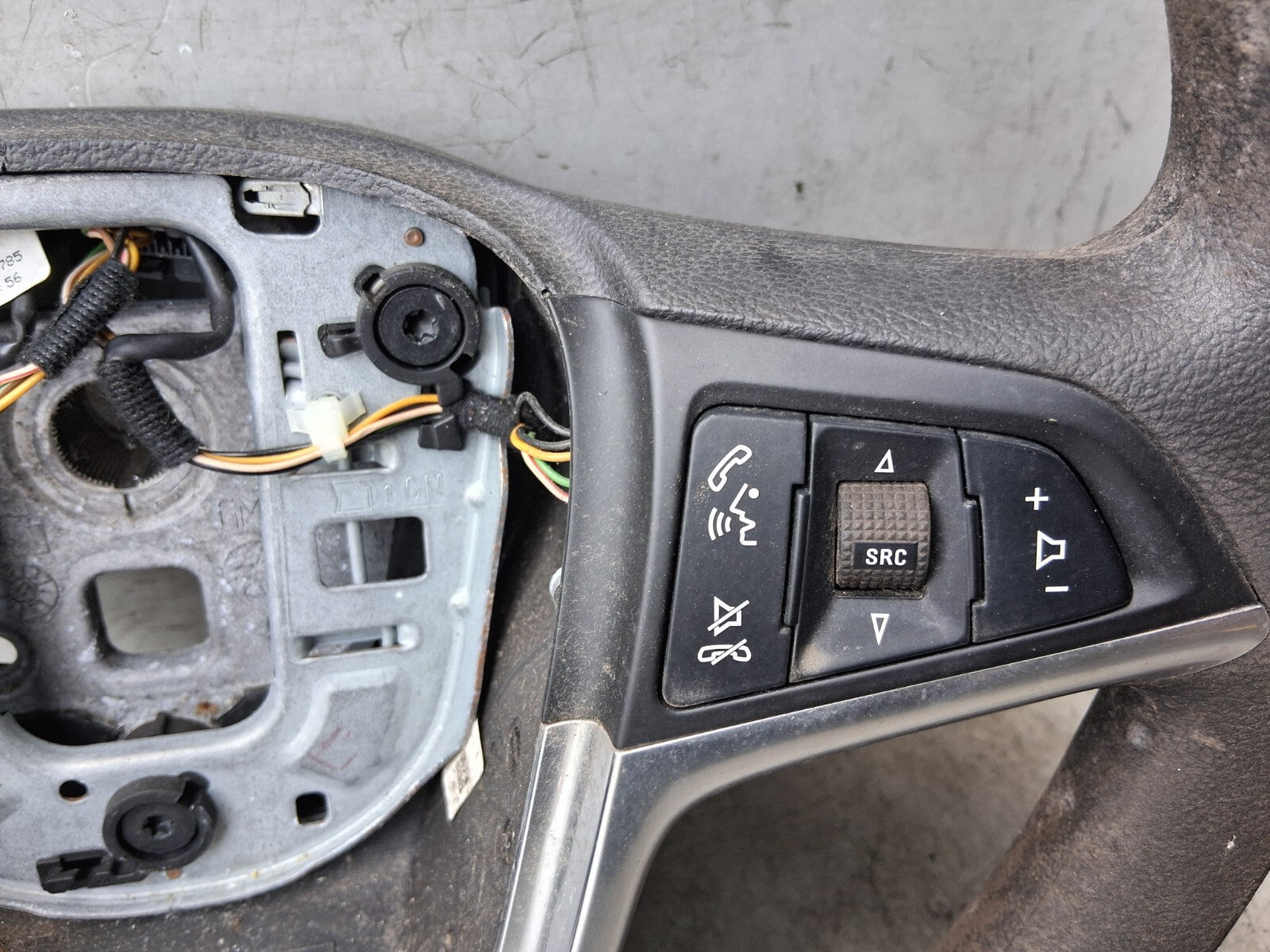 2012 VAUXHALL ASTRA J MULTIFUNCTIONAL STEERING WHEEL 13351023