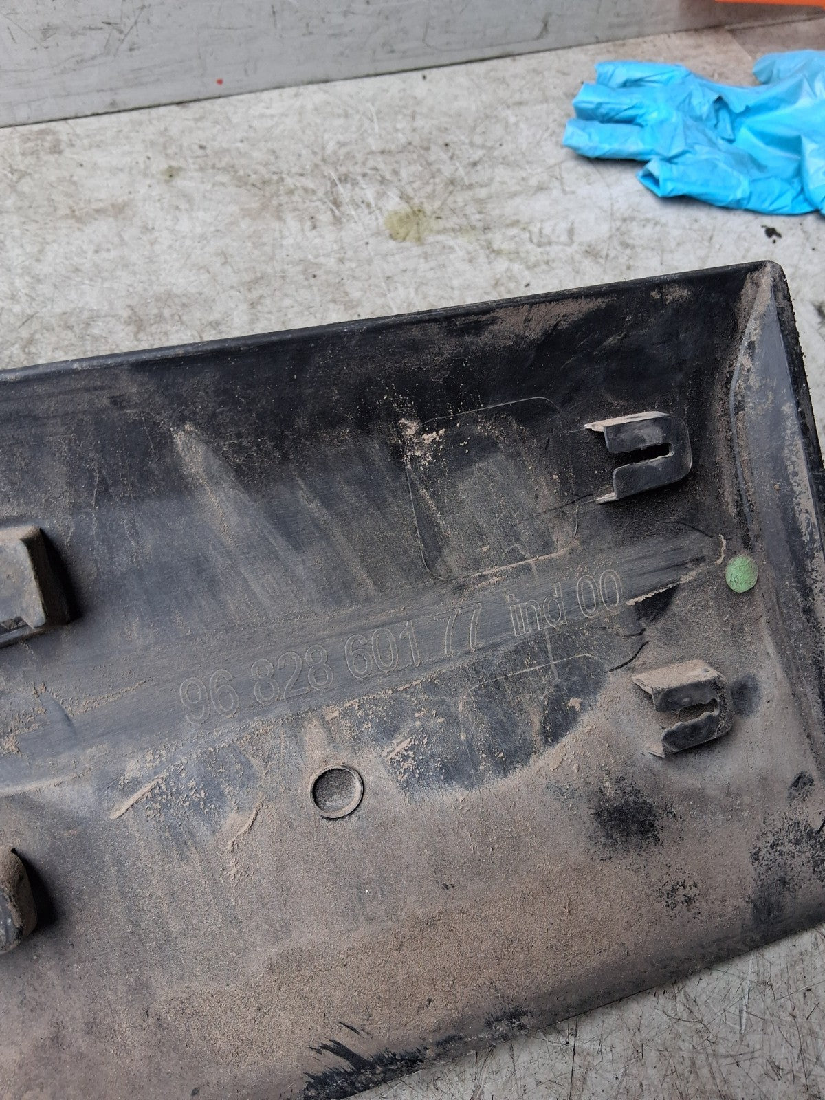 2009 PEUGEOT PARTNER NSR PASSENGER SIDE REAR DOOR MOULDING TRIM C0092Y10