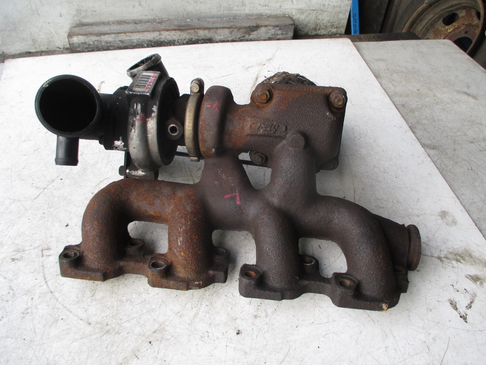 FORD TRANSIT VAN 2005 DIESEL TURBO TURBOCHARGER MANIFOLD 4913511520 090LD 650977