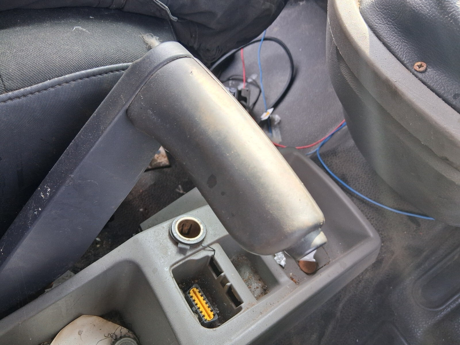 RENAULT KANGOO MK2 2010 MANUAL HANDBRAKE LEVER MECHANISM