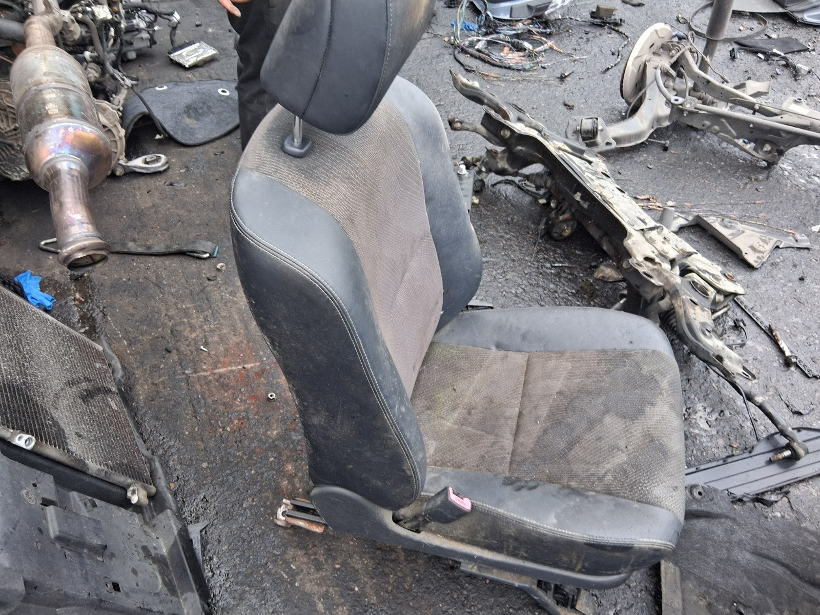2013 TOYOTA ESTIMA MK3 NSF PASSENGER SIDE FRONT LEFT COMPLETE SEAT HALF LEATHER