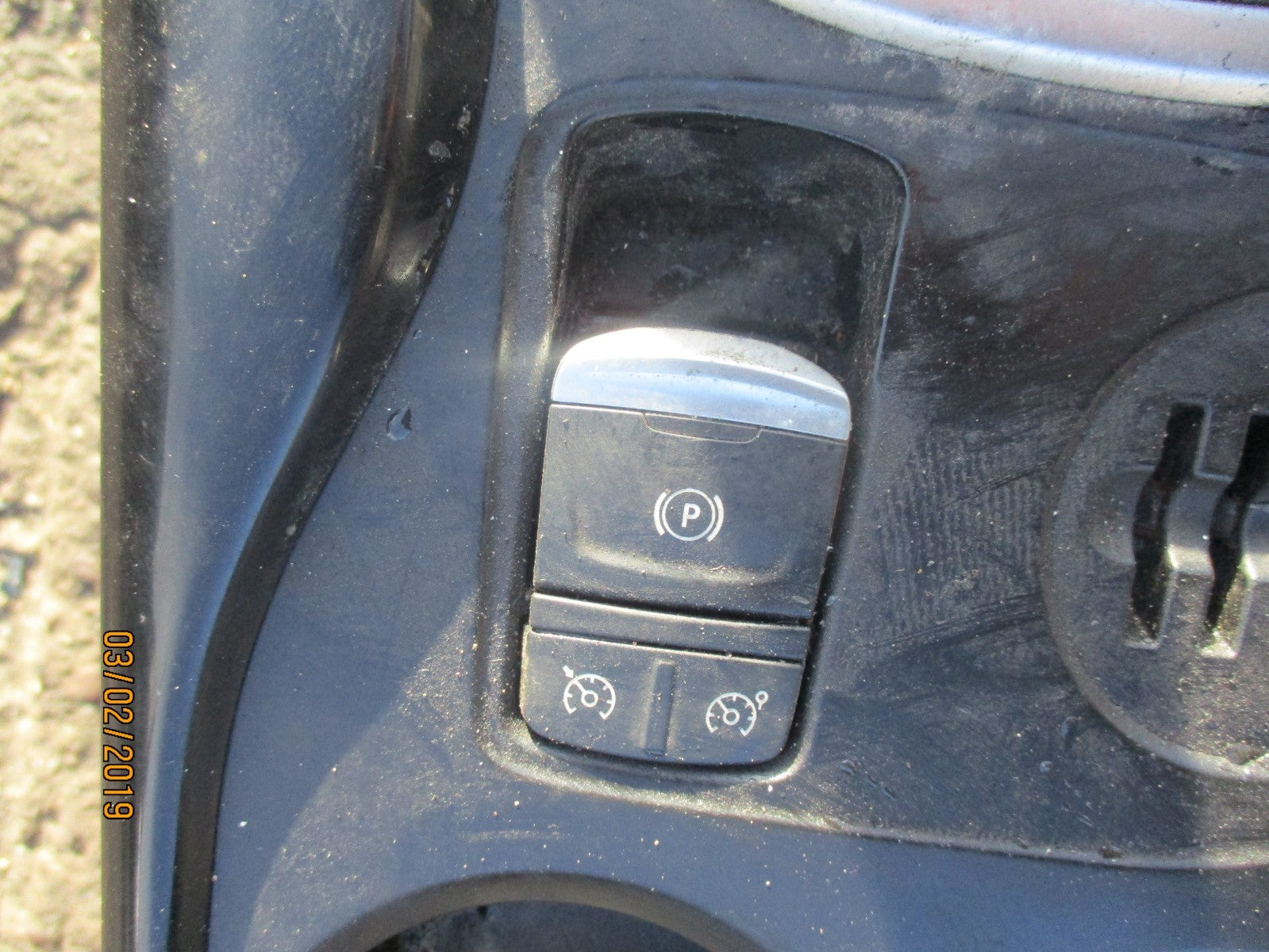 RENAULT KADJAR 2016 CENTRE CONSOLE TRIM GEAR STICK TRIM & CUPHOLDERS