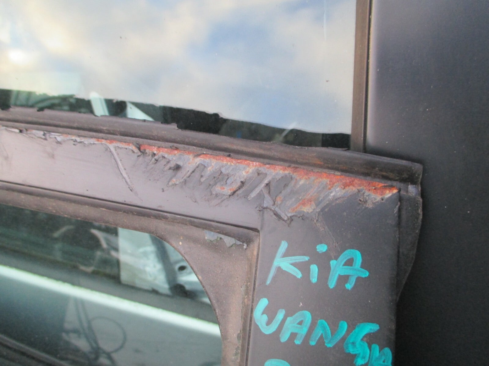 KIA VENGA 2018 OSR DRIVER SIDE REAR DOOR COMPLETE GREY