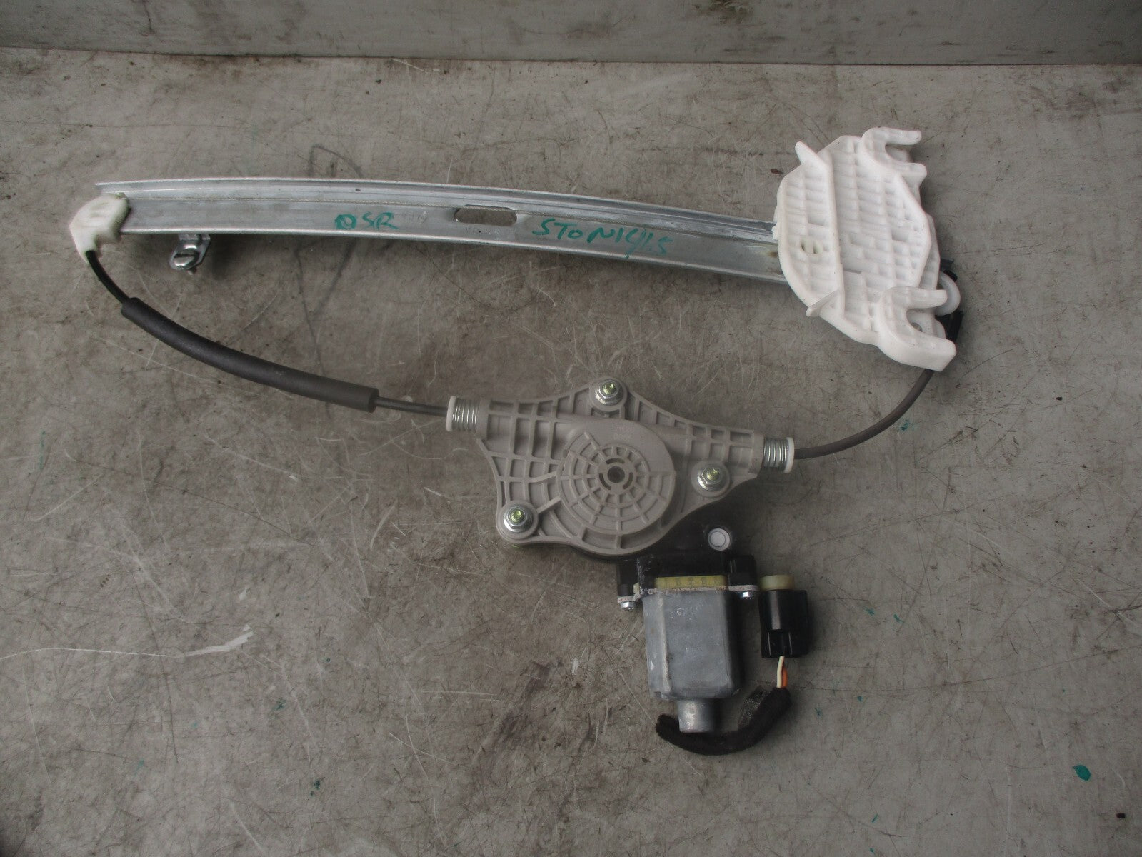 2018 KIA STONIC OSR DRIVER SIDE REAR RIGHT DOOR WINDOW MOTOR & REGULATOR