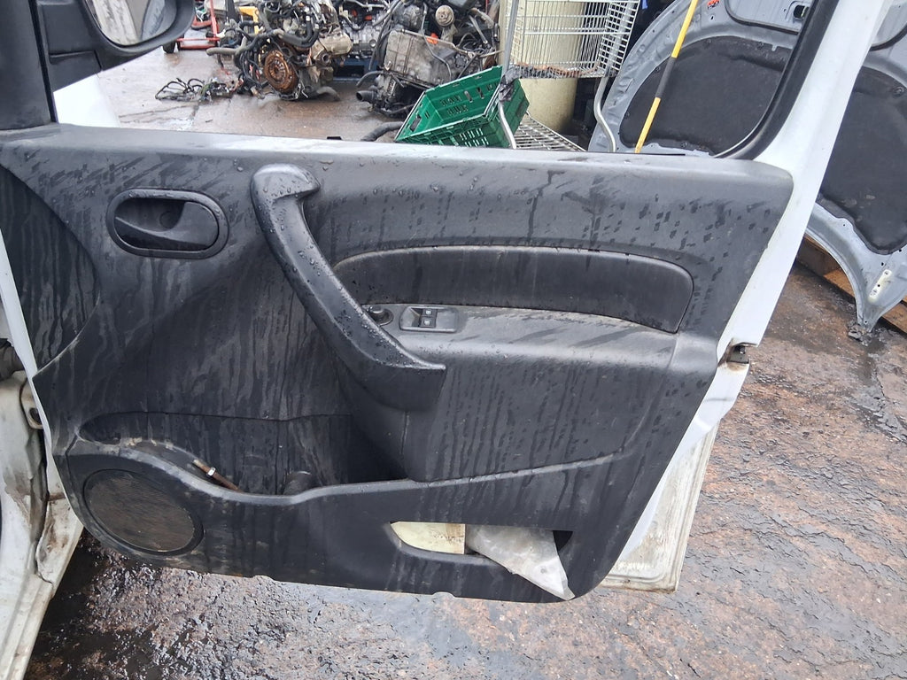 2016 MERCEDES CITAN W415 OSF DRIVER SIDE FRONT RIGHT DOOR CARD PANEL