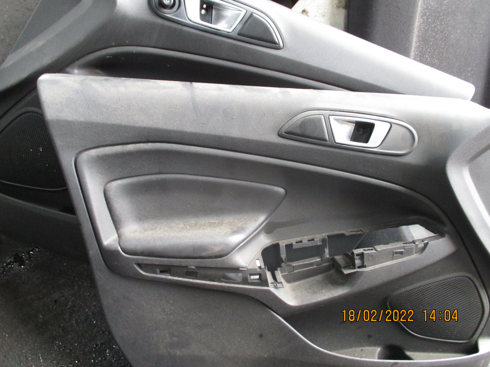 FORD ECOSPORT 2016 NSF PASSENGER SIDE FRONT PLASTIC DOOR CARD PANEL