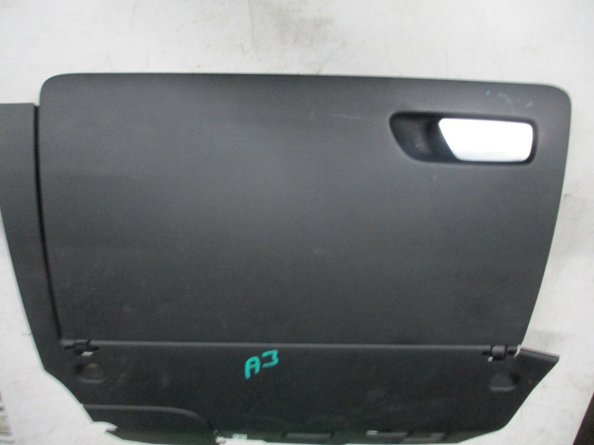 AUDI A3 8V S LINE 2017 INTERIOR STORAGE COMPARTMENT GLOVE BOX GLOVEBOX LID ONLY