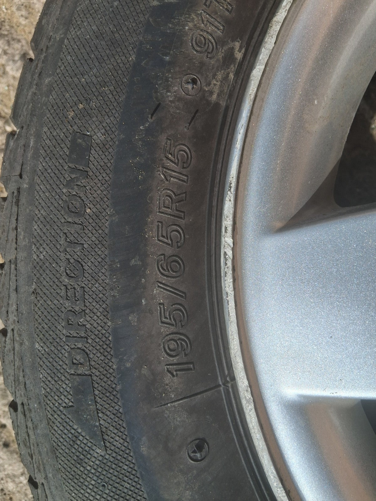 2010 PEUGEOT 207 15 INCH ALLOY WHEEL WITH TYRE 195/65R15