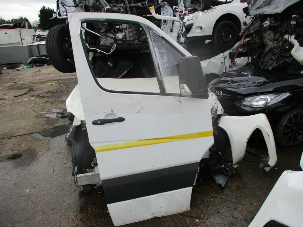 MERCEDES SPRINTER MK2 W906 2017 OS DRIVER SIDE COMPLETE DOOR WHITE