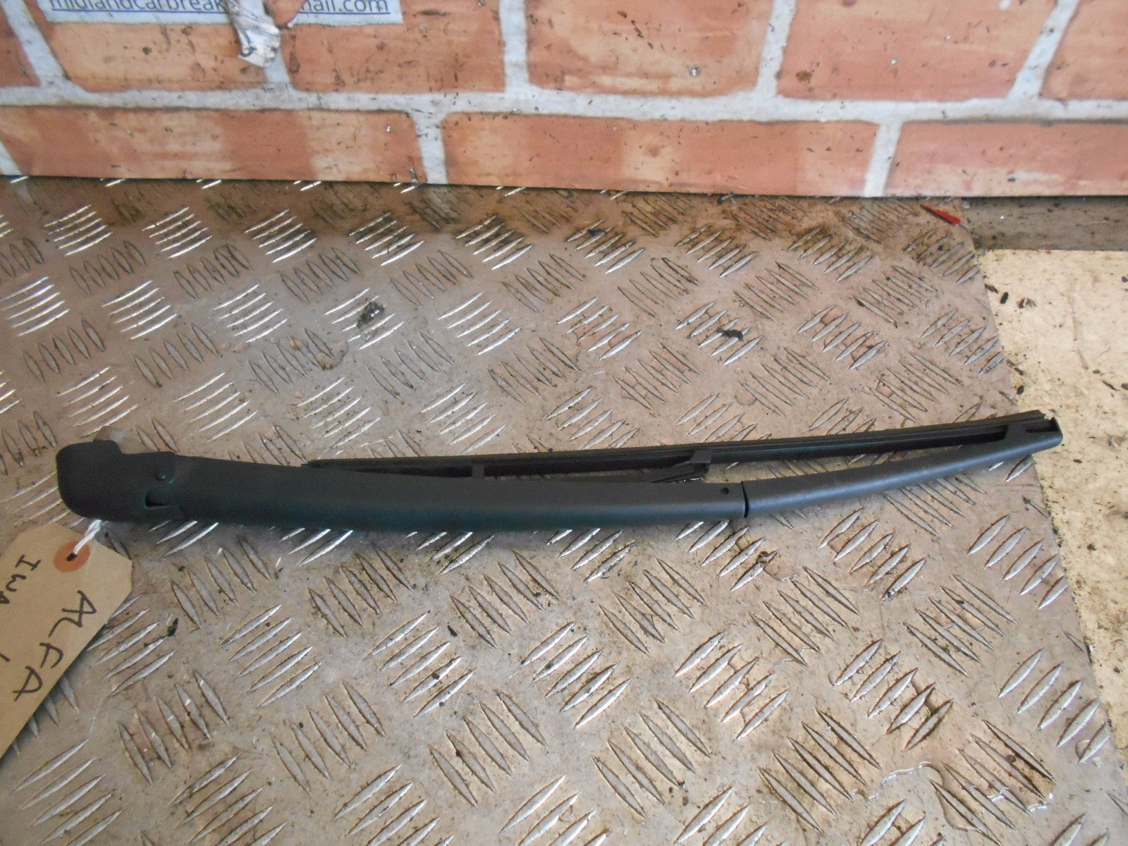 ALFA ROMEO 147 REAR WINDSCREEN WIPER ARM