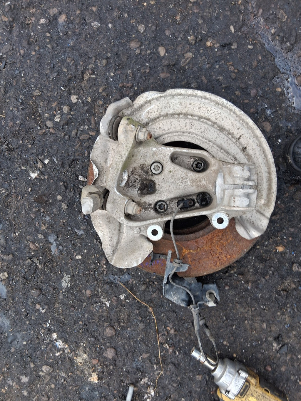 2015 BMW 3 SERIES F30 ESTATE NSF PASSENGER SIDE FRONT LEFT HUB