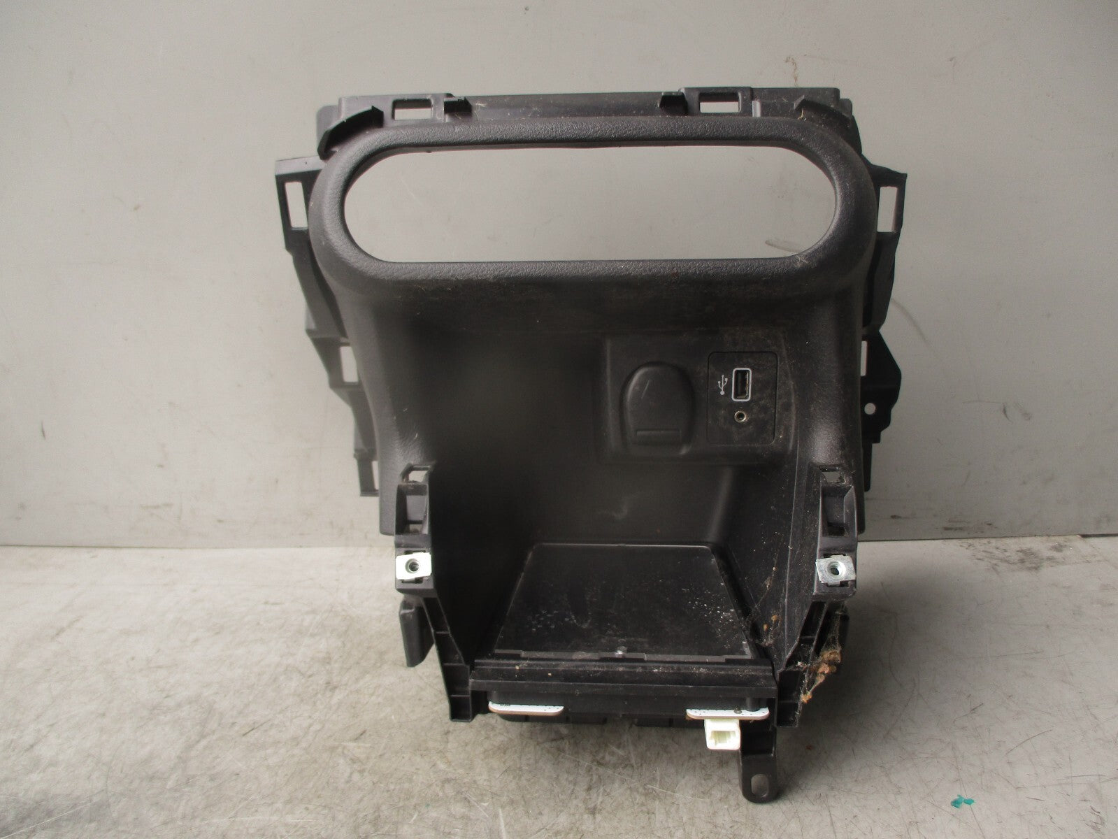 2019 NISSAN MICRA K14 MK5 DASHBOARD CENTRE CONSOLE FRONT PANEL TRAY 689225FF0A