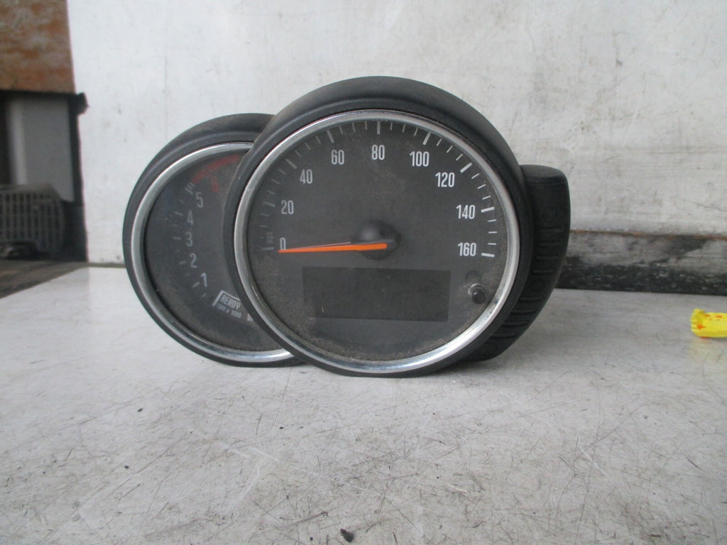BMW MINI CLUBMAN F54 2016 2.0 DIESEL SPEEDO SPEEDOMETER 6830791