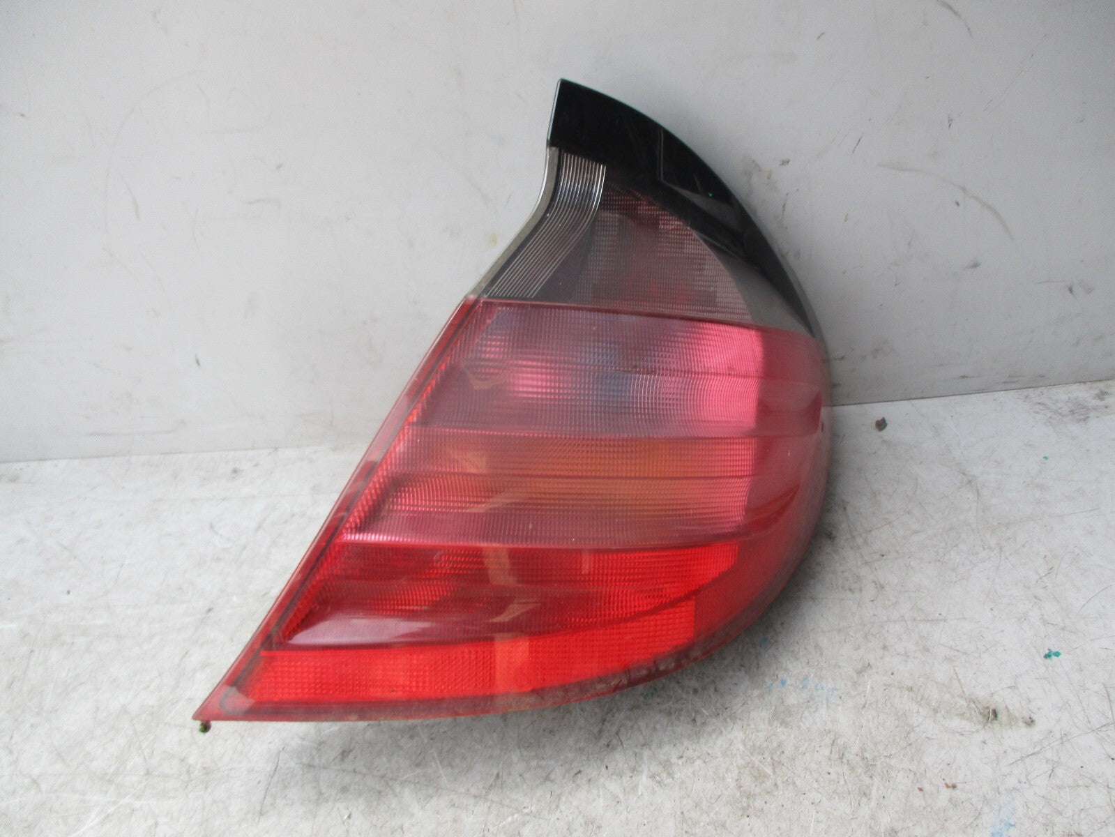 2002 MERCEDES C CLASS COUPE CL203 OSR DRIVER REAR TAIL LIGHT TAIL LAMP 15163100