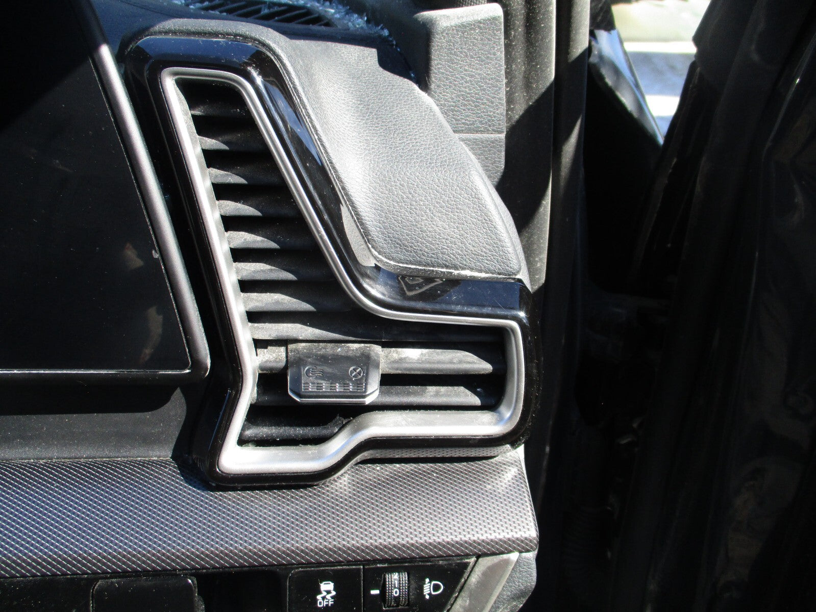 2023 KIA SPORTAGE MK5 OSF DRIVER SIDE FRONT DASHBOARD AIR VENT