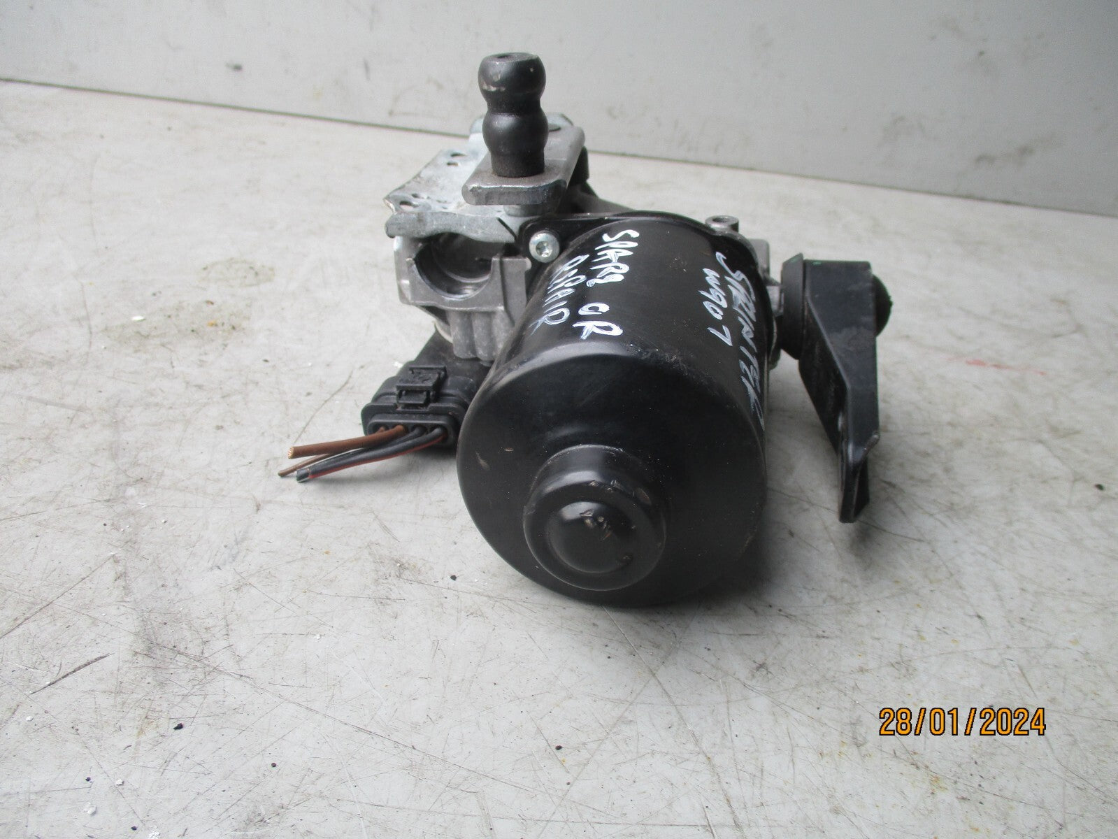 MERCEDES BENZ SPRINTER W907 2023 FRONT WIND SCREEN WIPER MOTOR W000087789