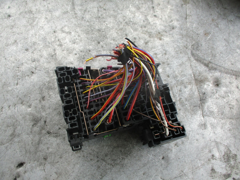 AUDI A3 8V ENGINE BAY FUSE BOX RELAY UNIT 5Q0937615C