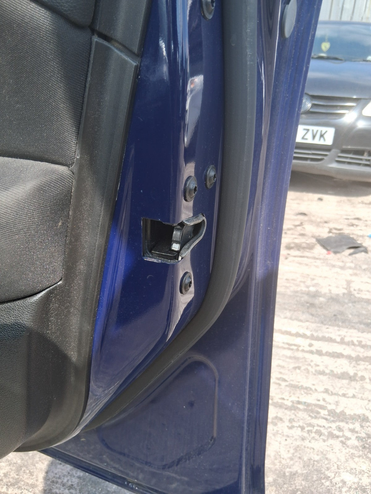 2013 VAUXHALL ASTRA J ESTATE OSF DRIVER SIDE FRONT RIGHT DOOR LOCK MECHANISM