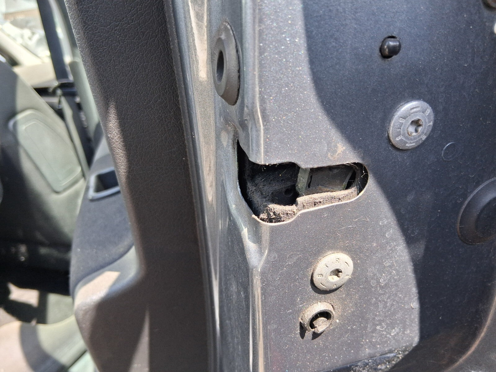 2009 PEUGEOT 207 OSR DRIVER SIDE REAR COMPLETE DOOR GRIS THORIUM METALLIC KTHC