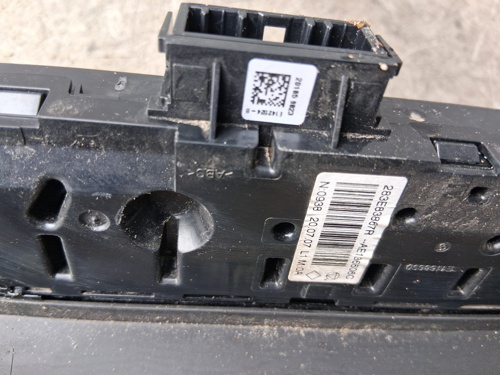 2023 RENAULT MASTER MK3 HAZARD SWITCH TRIM PANEL 283E83867R