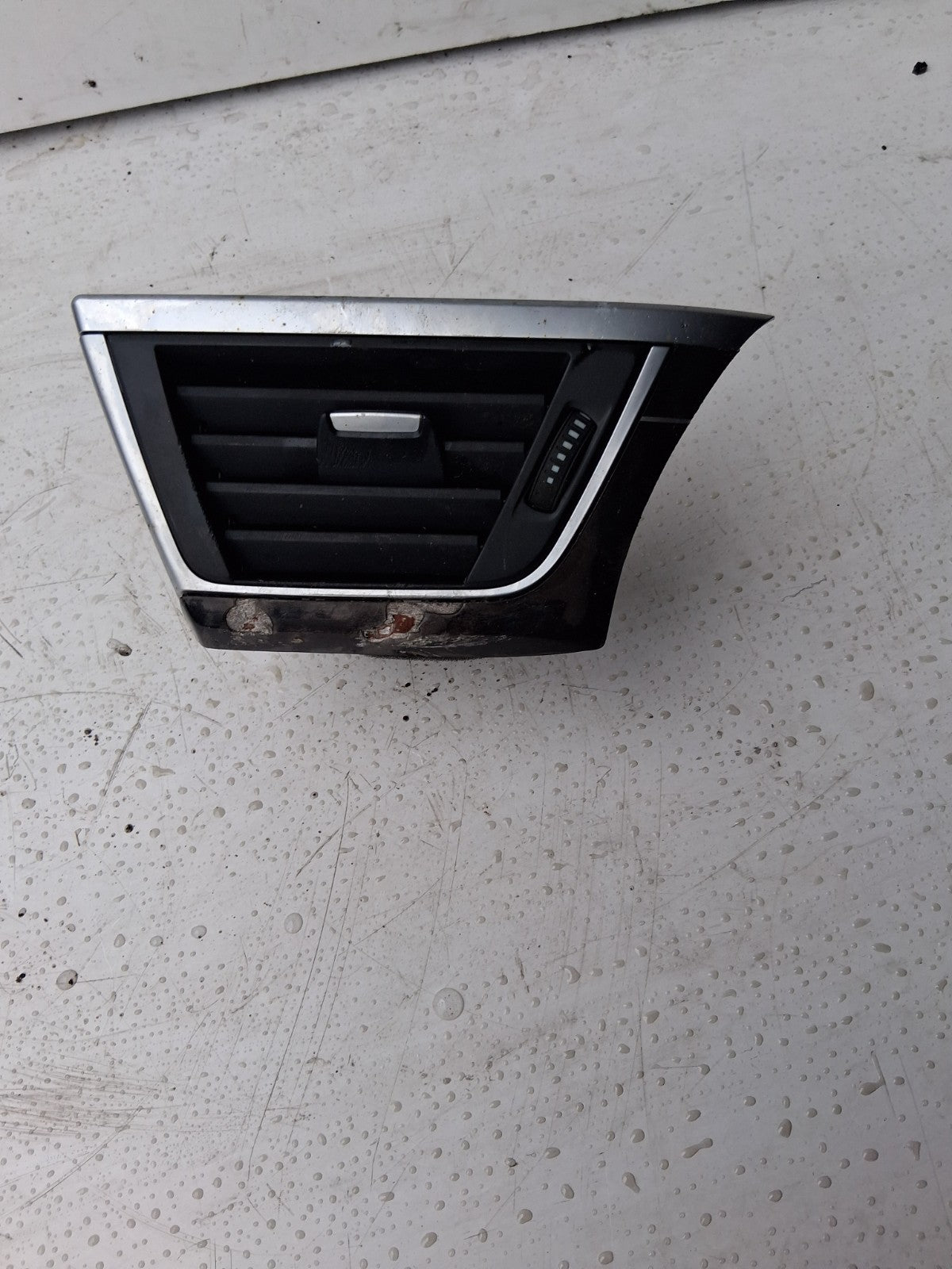 2017 BMW 3 SERIES DASHBOARD AIR VENT TRIM 923199509