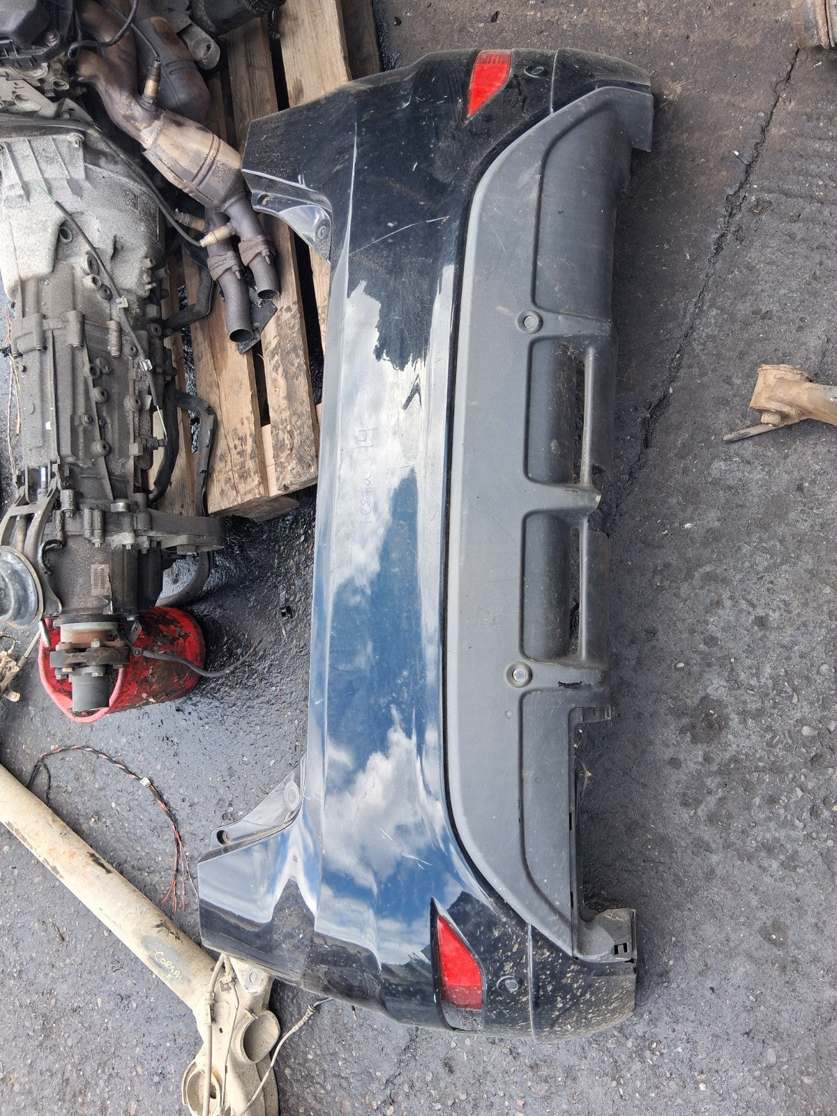 2014 FORD FIESTA MK7 COMPLETE REAR BUMPER WITH PDC SENSORS BLACK