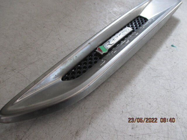 JAGUAR XE 2016 R SPORT NSF PASSENGER SIDE FRONT WING CHROME GRILL GX7M280B11